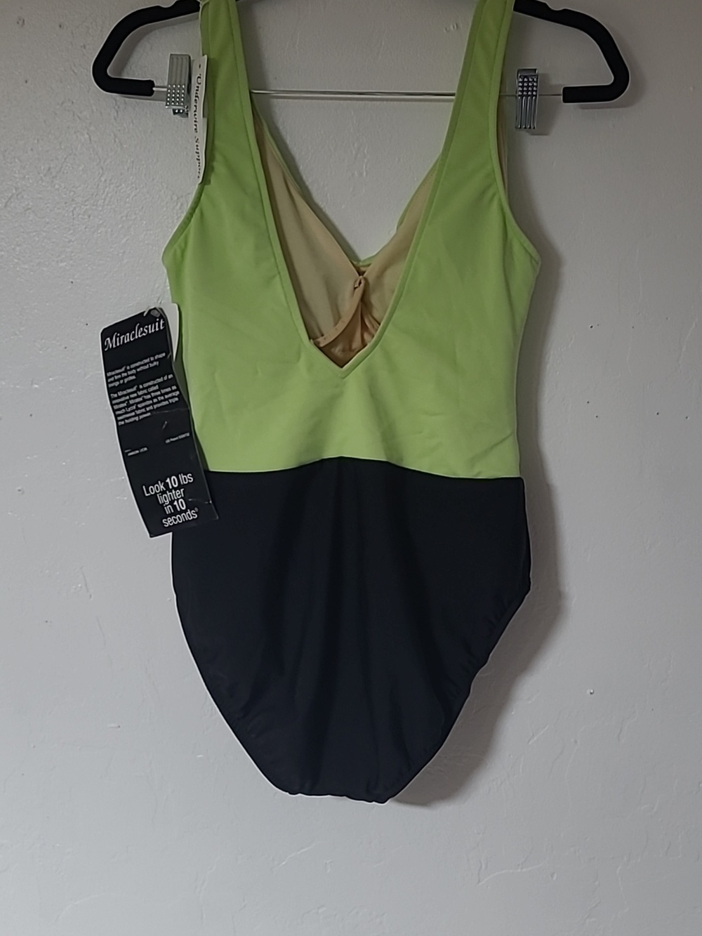 Miraclesuit Swimsuit - Picture 4 of 5